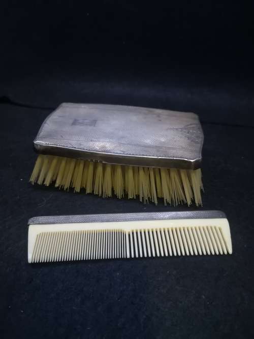 Vintage brush and comb - hallmarked silver - I don`t know the silver weight