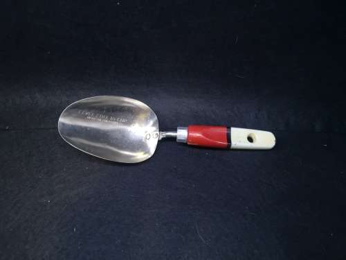 1/4 cup scoop - made in England