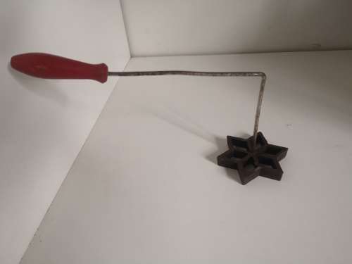 Snackle handle and form