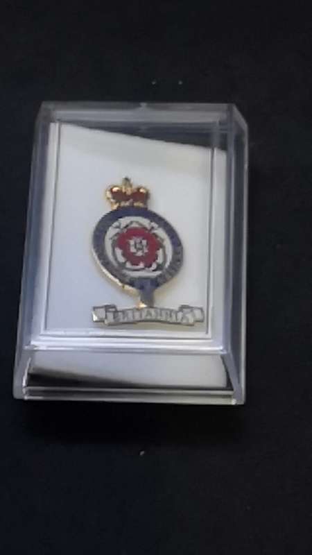 Vintage collectors  Britannia Crest Pin Badge