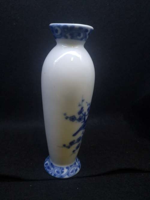Blue and white bud vase