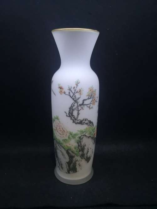 Oriental glass vase