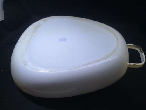 Kockums enamel bed pan