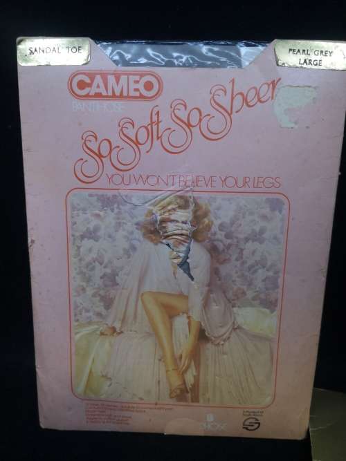 2 x Vintage stockings! Look!