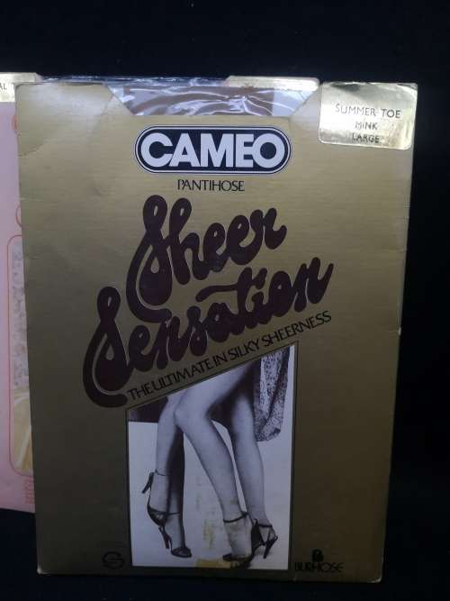 2 x Vintage stockings! Look!