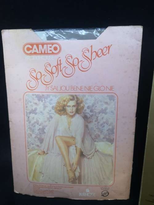2 x Vintage stockings! Look!