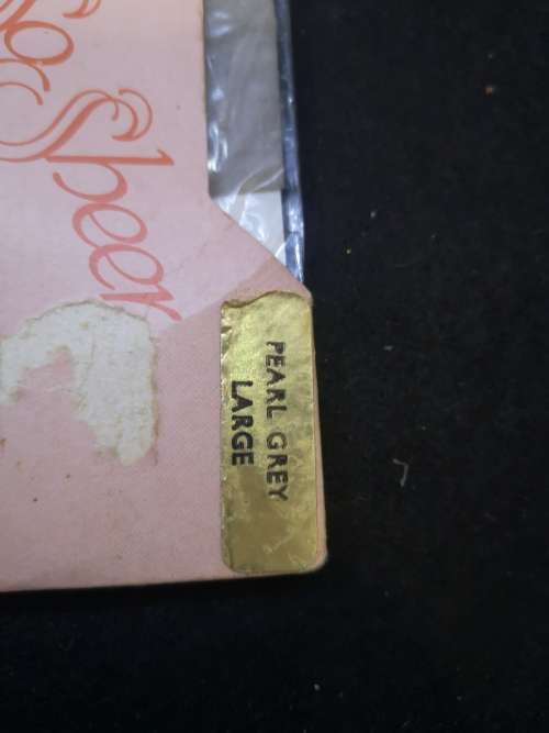 2 x Vintage stockings! Look!