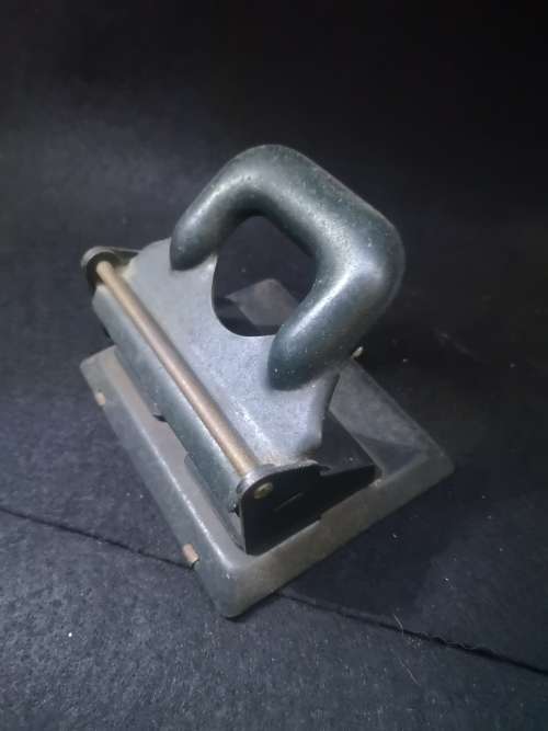 Metal punch