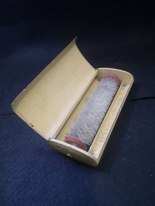 Crumb roller - metal - no handle