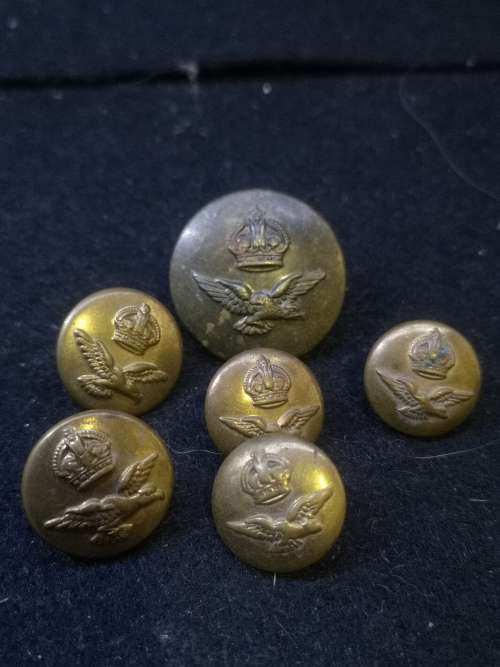 Brass buttons - RA