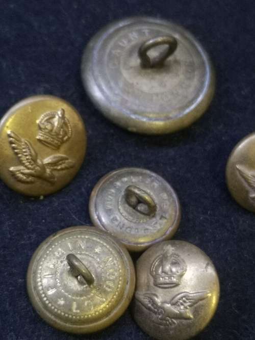 Brass buttons - RA