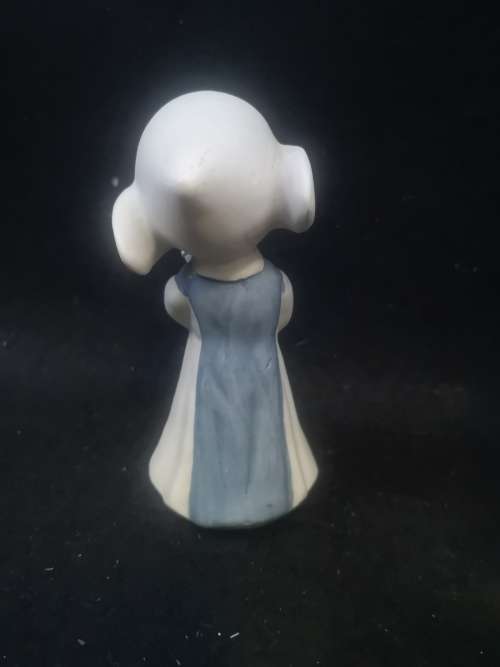 `Nun` girl