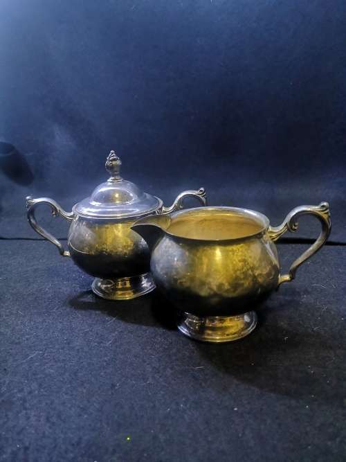Milk and sugar pot - plated
