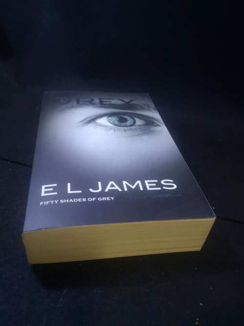 Grey EL JAMES