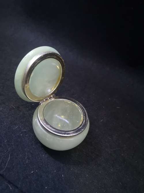 Small alabaster trinket