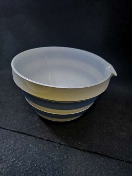 T G GREEN CORNISH BLUE STRIPE MIXING POURING BOWL