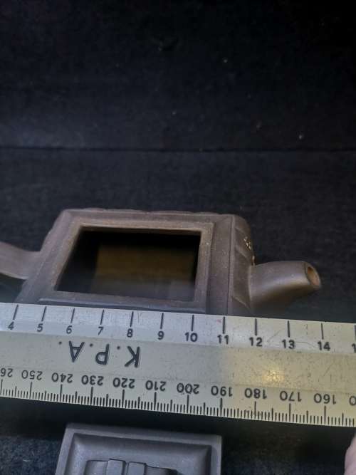 Beautiful small Chinese Yixing clay handmade tea pot - Damage to one corner on the lid