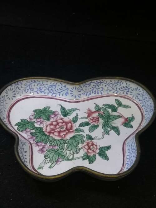 Vintage heavy enamel plate/soap dish - made in China