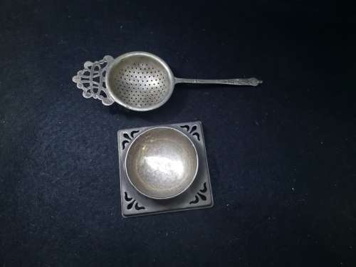 Apostle tea strainer