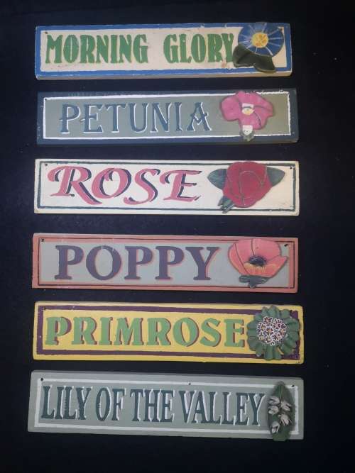 Flower plaques - wooden