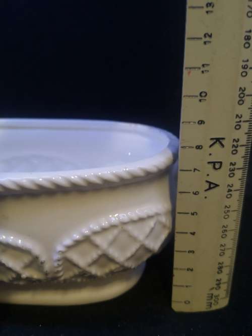 Vintage Rubens originals -Los Angeles - Made in Japan oval ceramic planter/vase