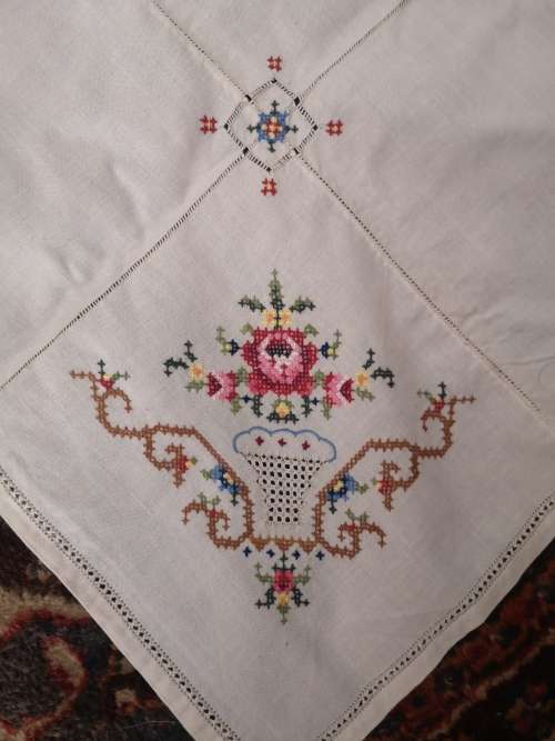 Exquisite cross stich table cloth