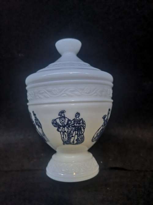 Milk glass pot with lid