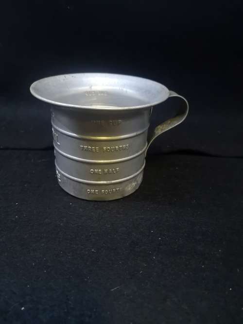 Aluminum measuring cup