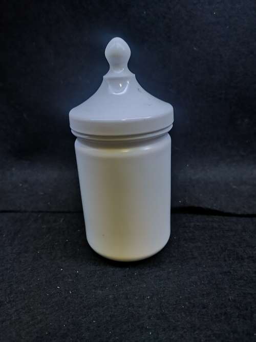 Milk glass container with lid