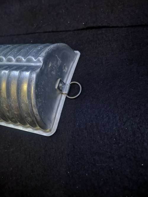 Antique bread pan topper - cut your bread on pre-measured marks 40x12x6cm
