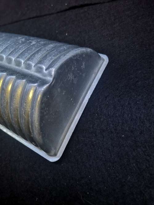 Antique bread pan topper - cut your bread on pre-measured marks 40x12x6cm