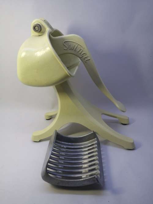Retro Swingit juicer  cast alluminium - pastel yellow