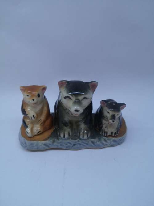 Vintage salt and pepper set