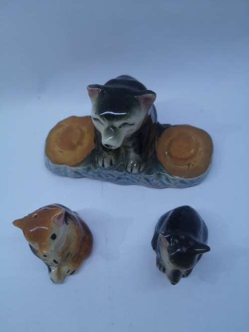 Vintage salt and pepper set