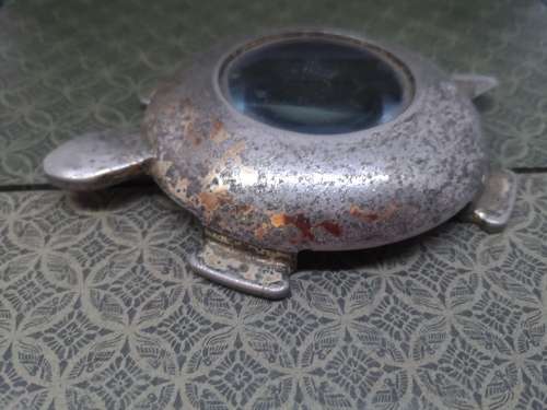 Tortoise magnifying glass - I dont know how strong the magnification is