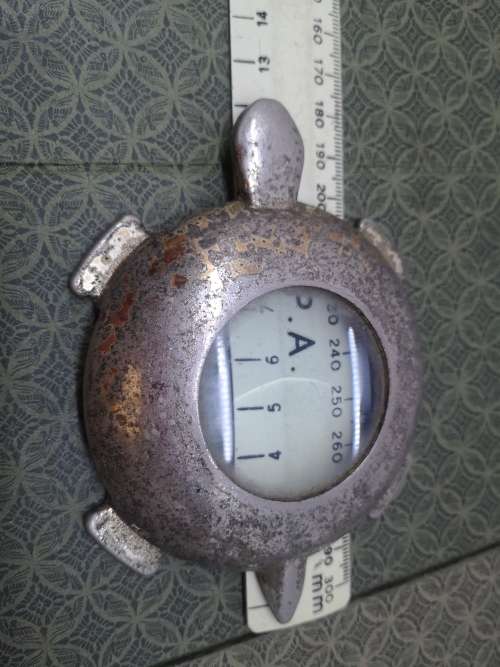 Tortoise magnifying glass - I dont know how strong the magnification is
