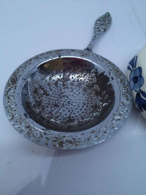 Vintage tea strainer - Delft