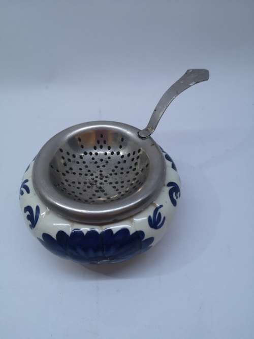 Vintage tea strainer - Delft