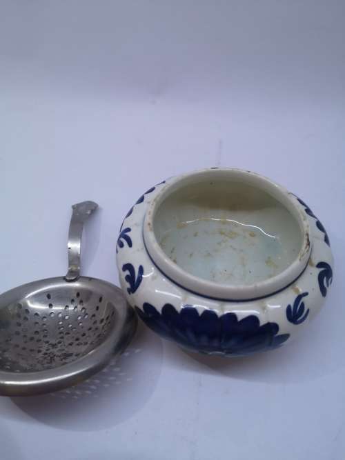 Vintage tea strainer - Delft