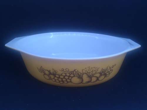 Vintage Pyrex milk glass dish