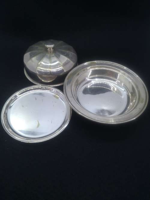 Beatiful silver plated butter/caviar baine marie