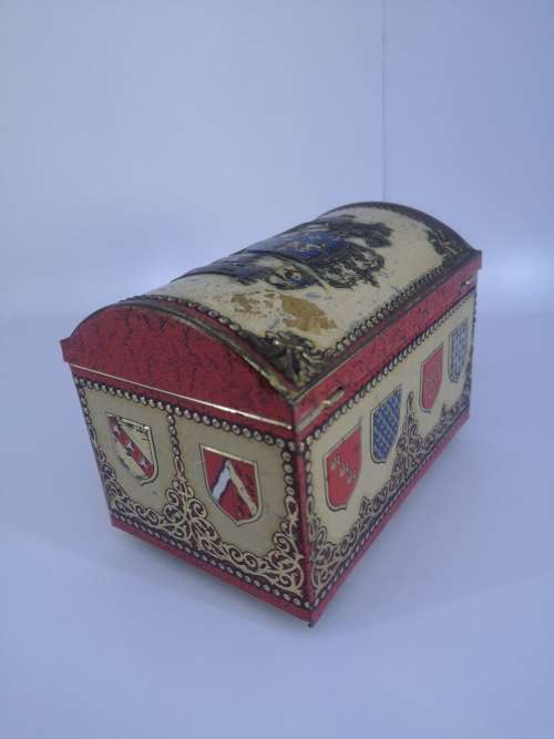 Darling hinged tin
