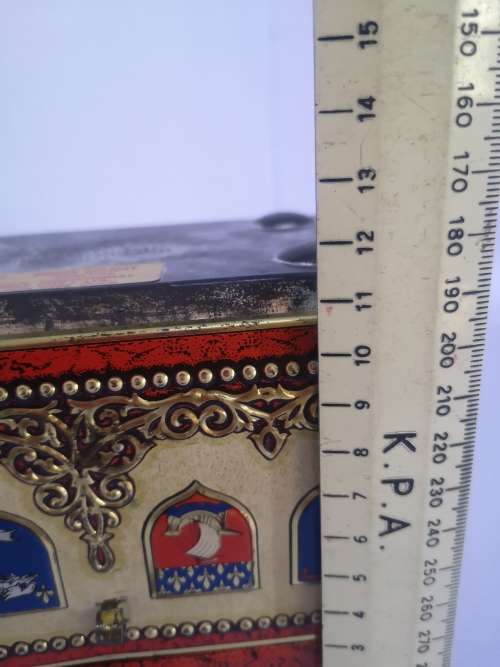 Darling hinged tin