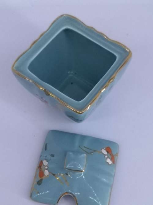 Kendal Old Foley Capri sugar pot