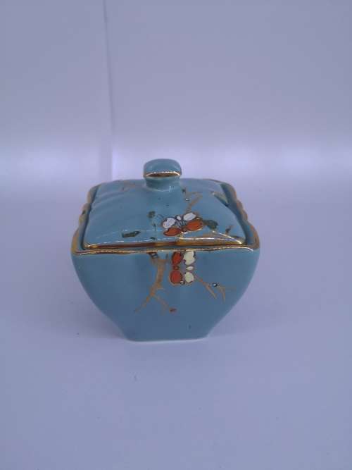 Kendal Old Foley Capri sugar pot