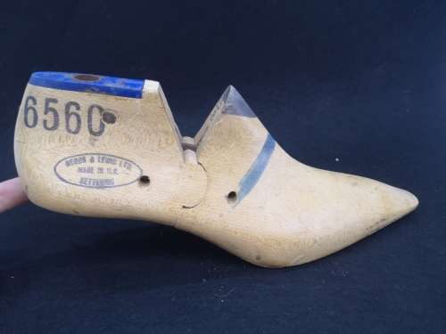 Wooden shoemakers' shoe last / form Cobbler