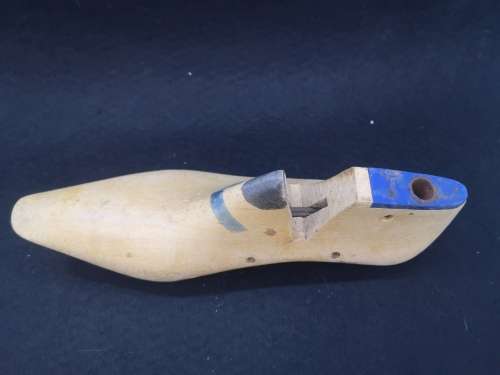 Wooden shoemakers' shoe last / form Cobbler