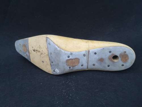 Wooden shoemakers' shoe last / form Cobbler