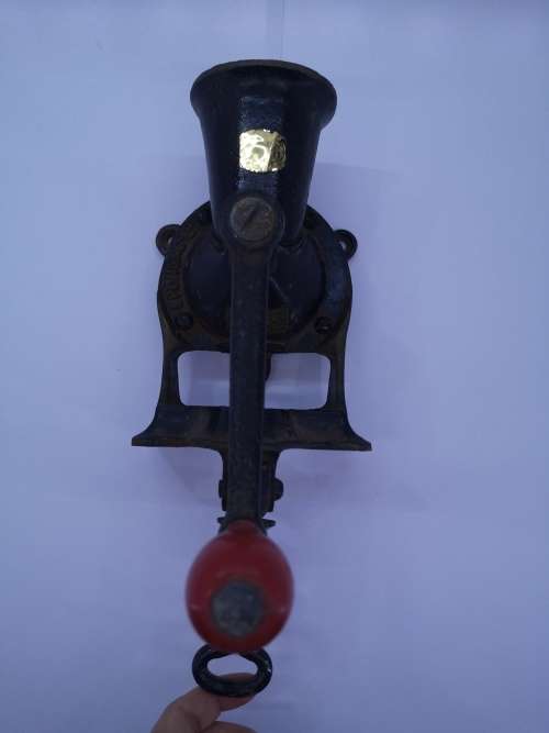 VINTAGE CAST IRON SPONG NO2 COFFEE GRINDER