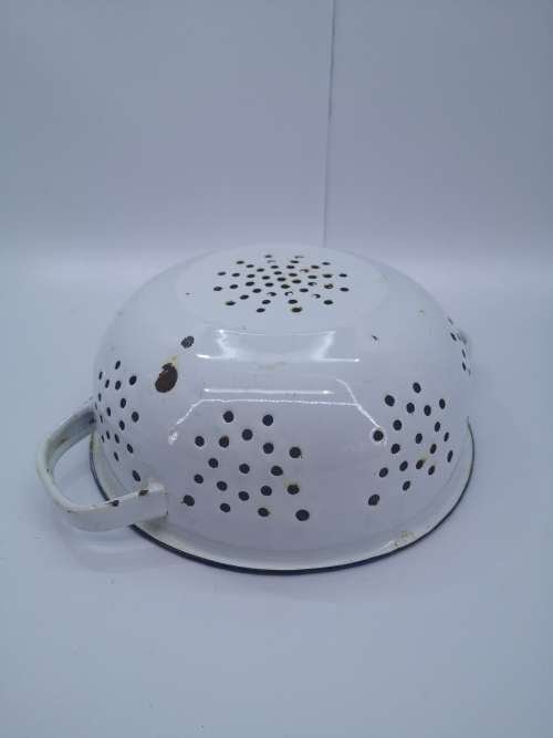 Enameled colander blue and white